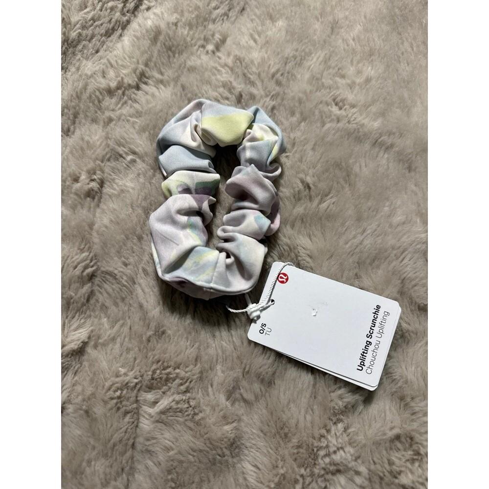 Lululemon Uplifting Scrunchie